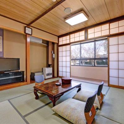 トイレなしの和風スタイル 安曇野観光の玄関口 公共の宿 ビレッジ安曇野 クーポン