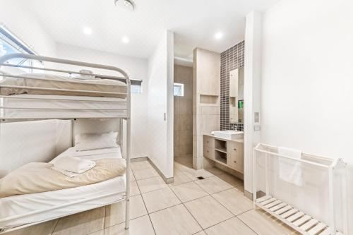 Alex Beach House, 100 Steps to the Sand, with Ocean ViewsFour-Bedroom House