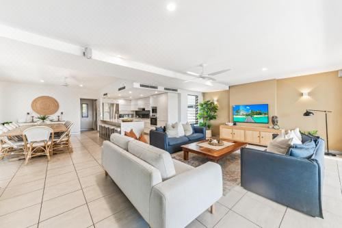 Alex Beach House, 100 Steps to the Sand, with Ocean ViewsFour-Bedroom House