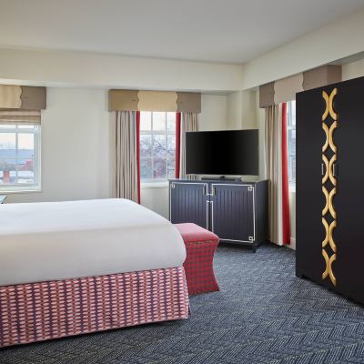 Signature, 1 Bedroom Suite, 1 King, Sofa Bed, Whirlpool The Alexandrian Old Town Alexandria, Autograph Collection Promo Code