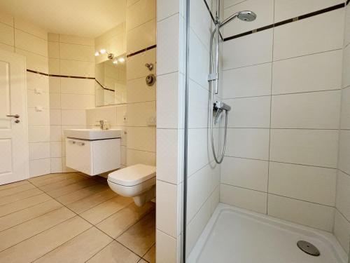 带阳台的两卧室公寓