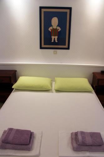 标准三人一室公寓