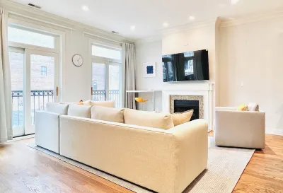 Beautiful Downtown 3BR with Free Parking Hotele w: 