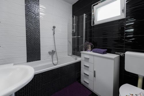 两卧室公寓 - 带露台