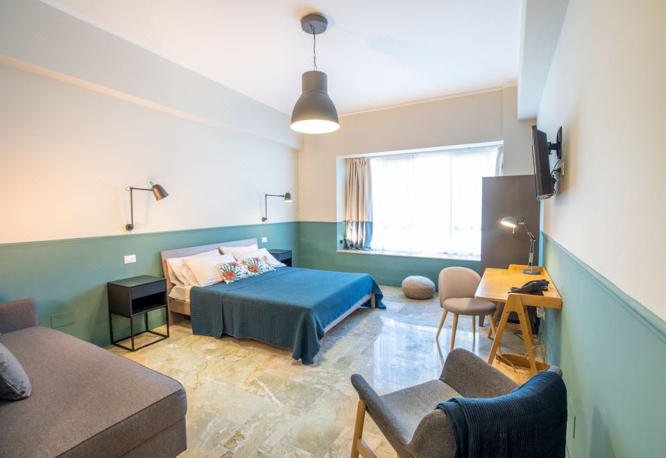 豪华双人房， 多张床， 城市景观