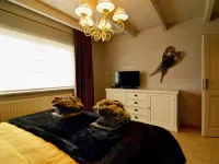 Luxurious Villa with Sauna, Hot Tub, Recreation Room, Large Enclosed Garden Hotels in 