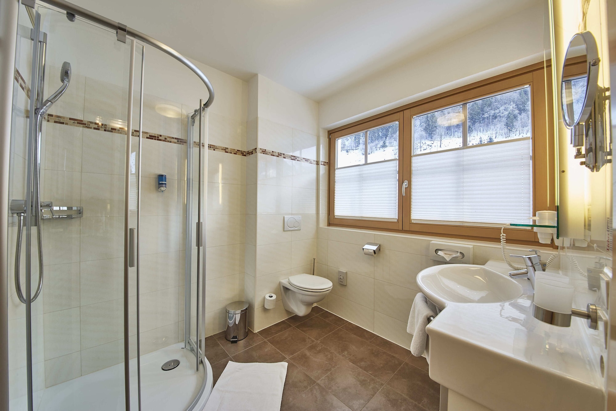 家庭房， 阳台， 副楼