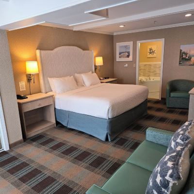 Grand Room, Jetted Tub, Ground Floor King's Port Inn Promo Code