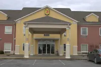 Super 8 by Wyndham Rainsville Hotels in 