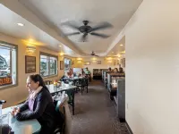 Breeze Inn Hotel فنادق في سيوارد
