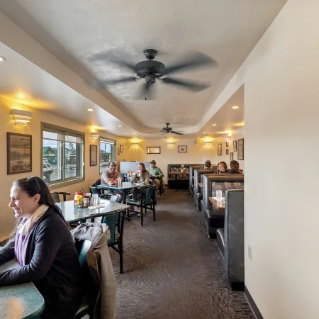 Breeze Inn Hotel