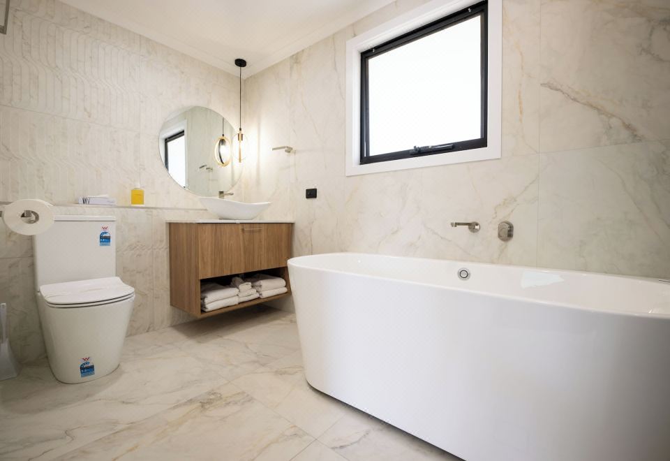 特大床间 - 带spa浴缸