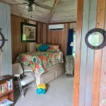 Beautiful home with wifi, tv, A/C, private dock, & backup generator power โรงแรมใน