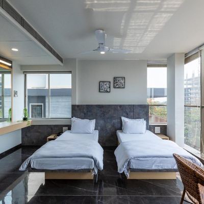 Super Deluxe Twin Room Hotel O2 , Sangli Promo Code