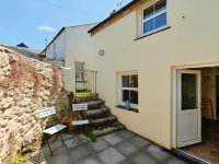 Primrose Cottage Hotels in Par