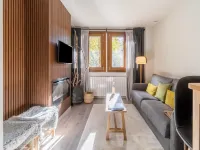 Stone Chalet near Benasque and Scenic Lake 베나스크 호텔