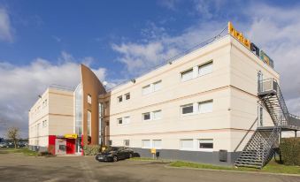 Hotel F1 Maurepas - Housity
