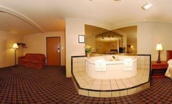 Econo Lodge Inn & Suites - des Moines/Merle Hays Road