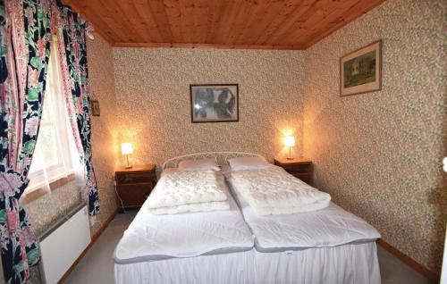 2 Bedroom Cozy Home in Sj?torpTwo-Bedroom Holiday Home