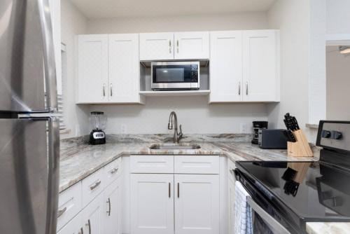 The Hideaway at Lake Ridge 3 Apartment