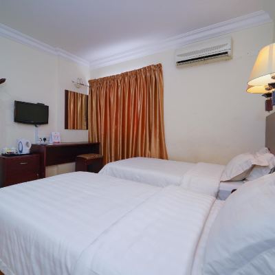 Bilik Kembar Mewah Kupon Capital O 89658 Bustani Hotel