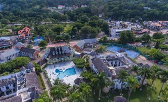 Sandcastles Beach Resort - Housity
