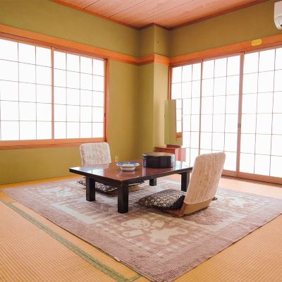 Japanese-Style Room