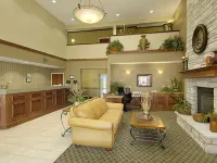 Super 8 by Wyndham Topeka at Forbes Landing Ξενοδοχεία στην πόλη Topeka