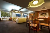 Hotel Aro Palace