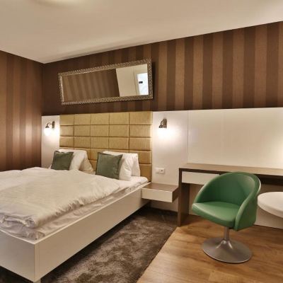 Deluxe Studio (25) VIP Apartments Promo Code