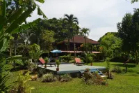 Chalet Hibiscus