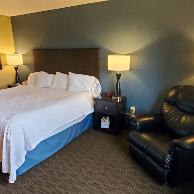 King Room - Non-Smoking AmericInn by Wyndham Clear Lake Promo Code