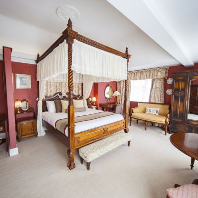 Suite The Holt Hotel Promo Code
