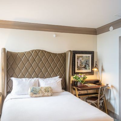 Traditional Queen Room Andrew Pinckney Inn Promo Code