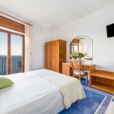 Double Room with Double Bed,Balcony and Sea View Hotel Sporting Promo Code