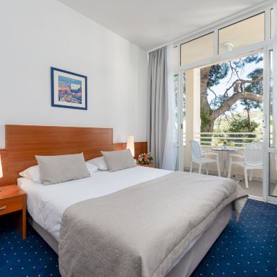 Standard Double or Twin Room with Balcony and Courtyard View Hotel Vis Promo Code