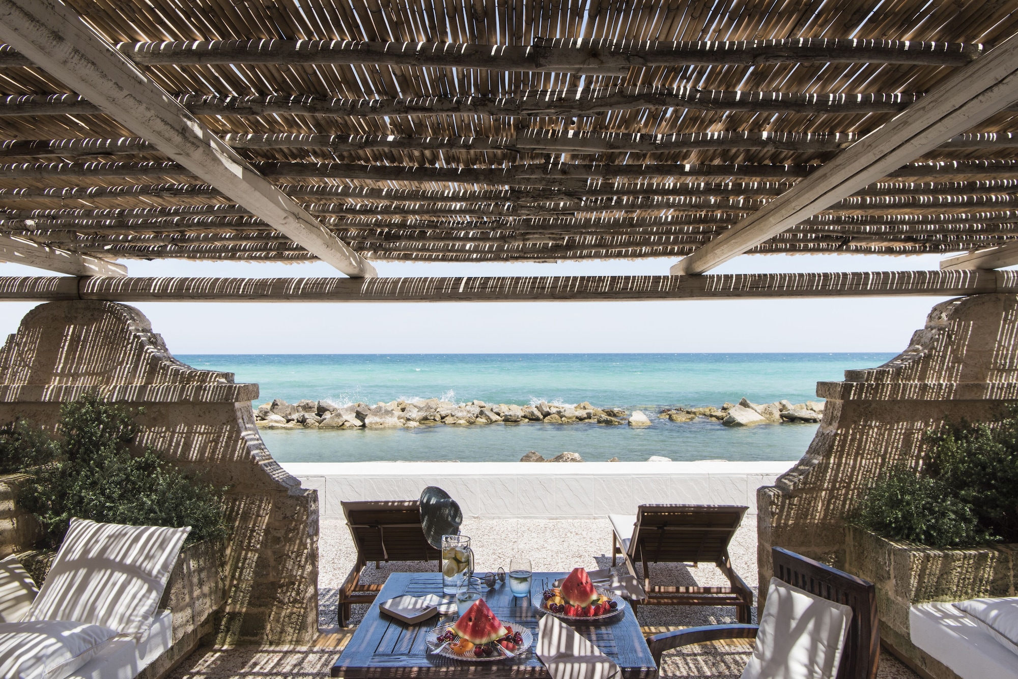 带露台和海景的豪华房