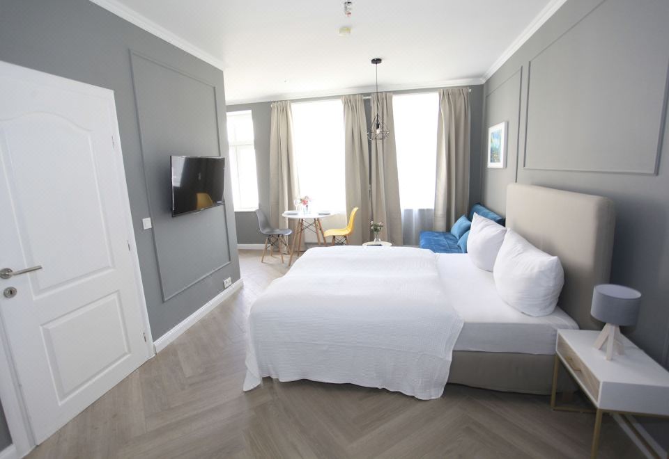 舒适房（1张大床，带梳化床、私人桑拿）