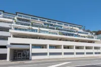 Magic Sunsets & Waterfront Views Apartment Hotel di 