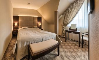 Hotel Ostaniec - Housity
