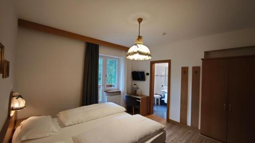 带阳台的标准双人或双床间