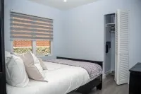 Charming 1 bedroom 1 bathroom guest house with AC, WiFi in brilliant Glendale