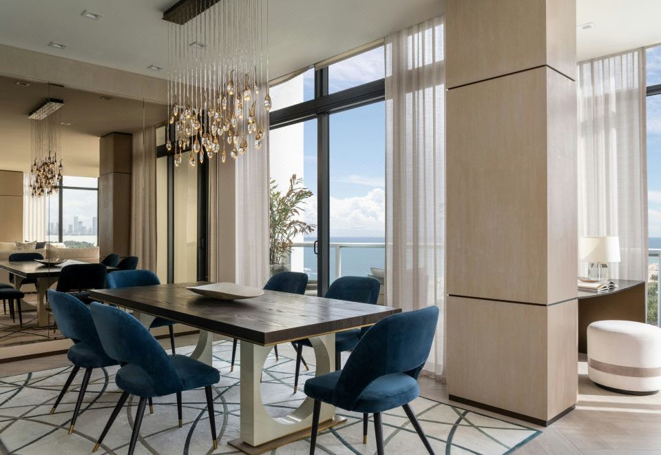 頂層1，三臥室錯層套房，屋頂泳池景