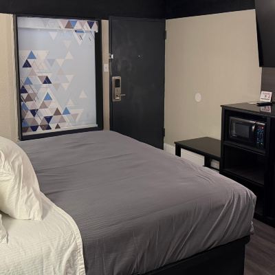 Suite-1 King Bed,Non-Smoking,Separate Bedroom,Two Sofabeds,Full Kitchen,Living Area,Work Desk LX Hotel Powered by Acw Circle Promo Code