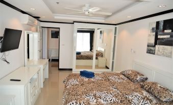 2 Bedroom Corner Apartment Jomtien Beach Condominium Pattaya