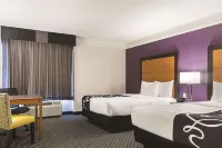 La Quinta Inn & Suites by Wyndham Ontario Airport