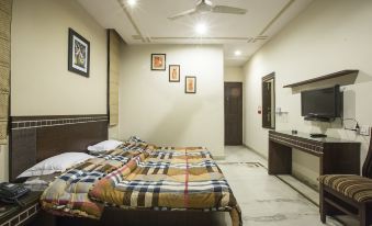 Smyle Inn - Best Value Hotel Near New Delhi Station