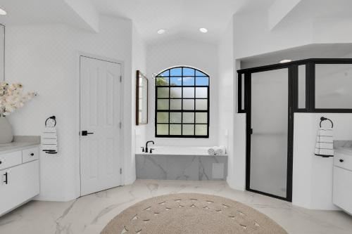 Exquisite 4-Bedroom Villa with Heated Pool Sarasota AreaVilla