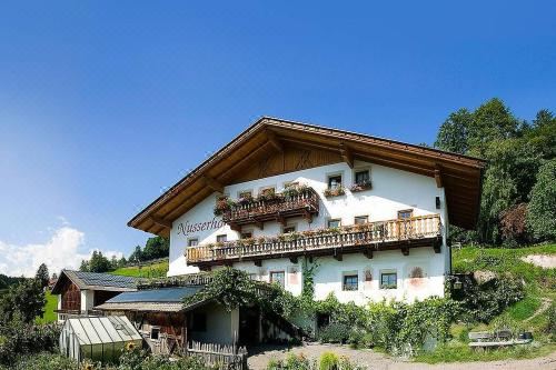 高级一卧室带阳台公寓