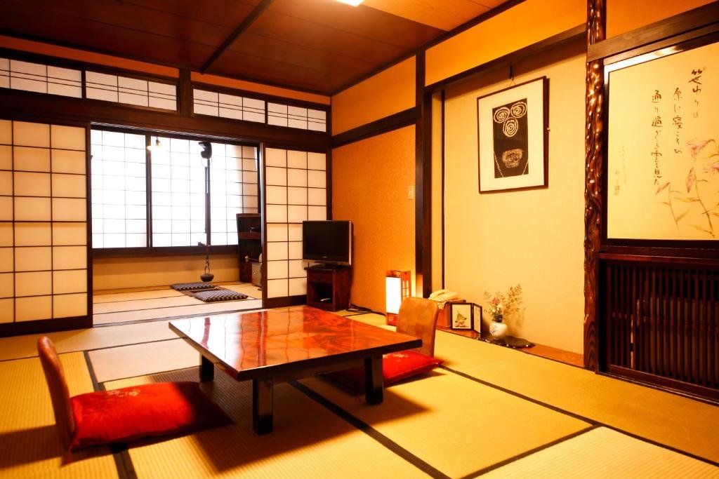 地炉豪华日式房（带浴室和衞生间）